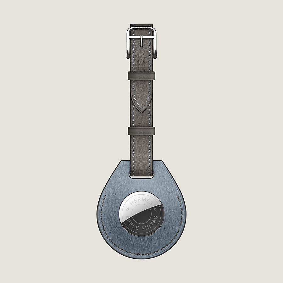 Apple AirTag Hermès bicolor luggage tag | Hermès Thailand